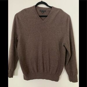 Kenneth Roberts chocolate 100% cashmere V-neck sweater, warm, elegant, XL